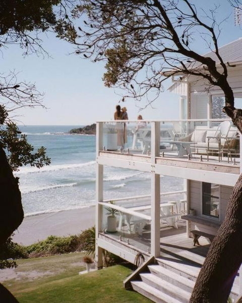 BAY PROPERTIES . Beach House Studio - Accommodation NSW 2
