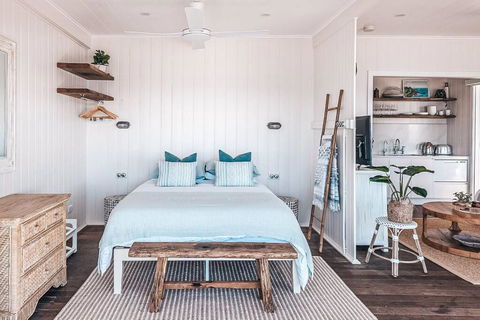 BAY PROPERTIES . Beach House Studio - Accommodation NSW 4
