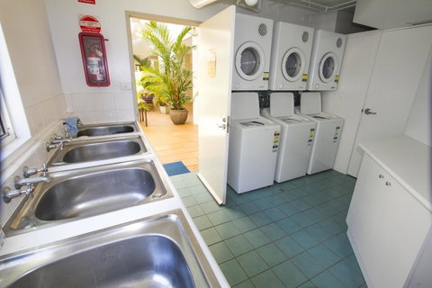 Port Douglas Apartments - Adults Only Oasis - Accommodation NSW 35