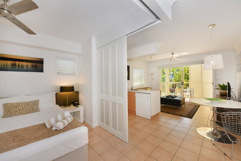 Port Douglas Apartments - Adults Only Oasis - Accommodation NSW 30