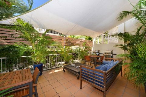 Port Douglas Apartments - Adults Only Oasis - Accommodation NSW 4