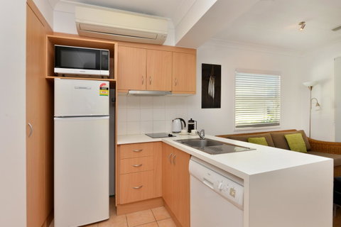 Port Douglas Apartments - Adults Only Oasis - Accommodation NSW 8