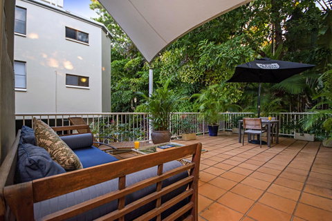 Port Douglas Apartments - Adults Only Oasis - Accommodation NSW 34