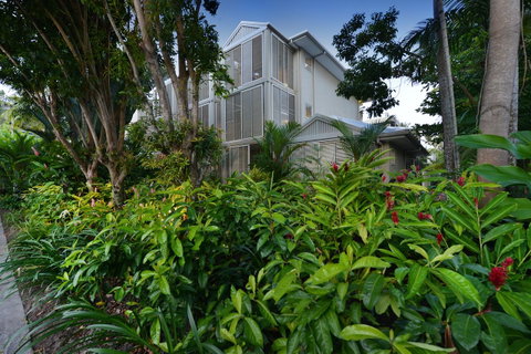 Port Douglas Apartments - Adults Only Oasis - Accommodation NSW 3