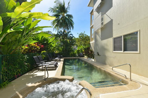 Port Douglas Apartments - Adults Only Oasis - Accommodation NSW 22