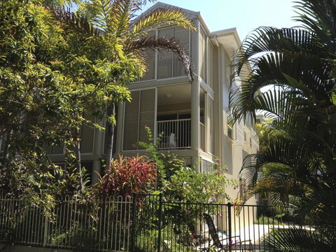 Port Douglas Apartments - Adults Only Oasis - Accommodation NSW 38