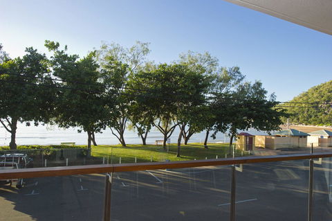 Maggies Beachfront Apartment 10 - Accommodation NSW 8
