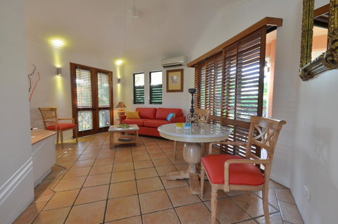 Martinique On Macrossan - Accommodation NSW 4