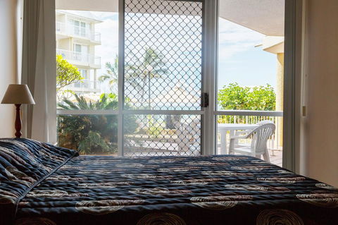 Crystal Beachfront Apartments - Accommodation NSW 40
