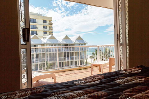 Crystal Beachfront Apartments - Accommodation NSW 44