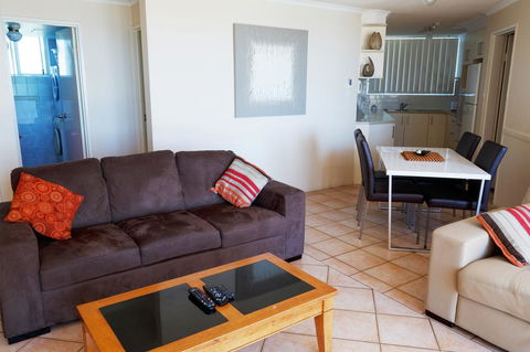 Crystal Beachfront Apartments - Accommodation NSW 32
