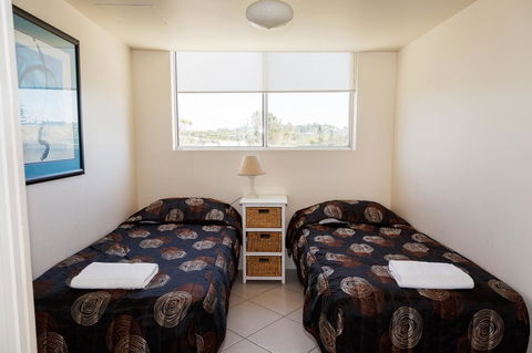 Crystal Beachfront Apartments - Accommodation NSW 26