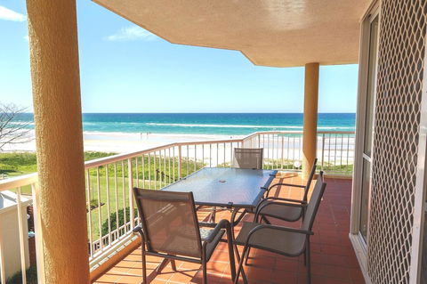 Crystal Beachfront Apartments - Accommodation NSW 17