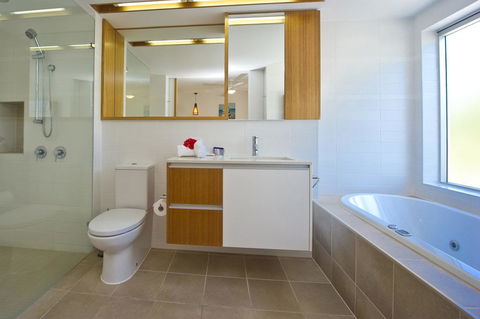 Maggies Beachfront Apartment 12 - Accommodation NSW 11