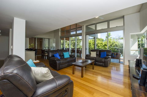 Maggies Beachfront Apartment 12 - Accommodation NSW 14