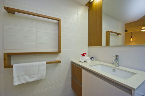 Maggies Beachfront Apartment 6 - Accommodation NSW 7