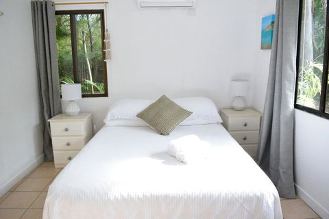 1 Min. Walk To Beach Horeseshoe Bay Holiday Units - Accommodation NSW 1