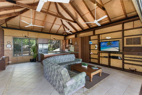 Absolute Beachfront - Accommodation NSW 7