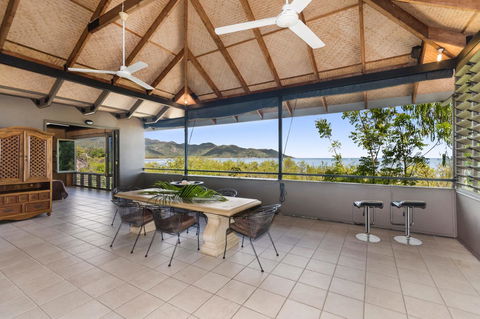 Absolute Beachfront - Accommodation NSW 5