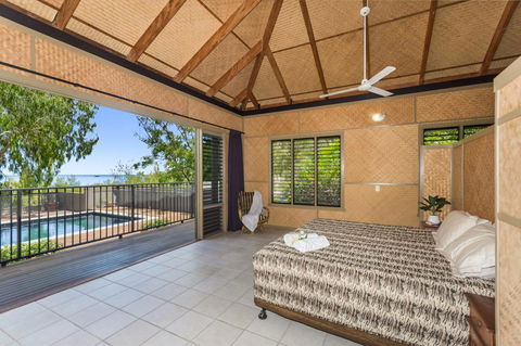 Absolute Beachfront - Accommodation NSW 11