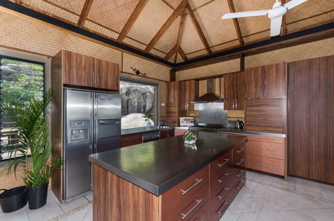 Absolute Beachfront - Accommodation NSW 1