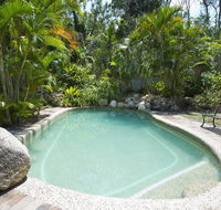 John's Tropical Island Home - Accommodation NSW