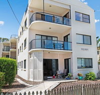 Quiet location across from waterfront - South Esp Bongaree - Accommodation NSW