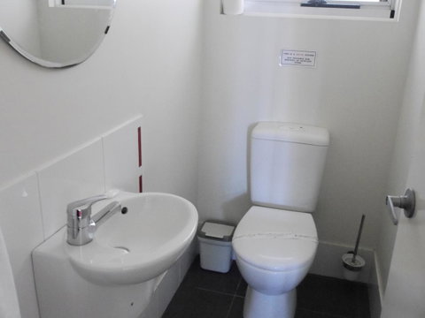 A AAA C-SHACK - Accommodation NSW 16