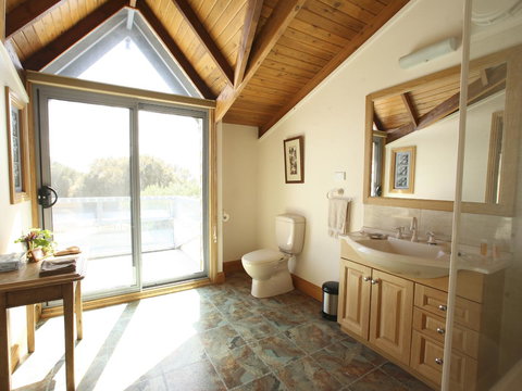 Mountain Seas Lodge - Accommodation NSW 14