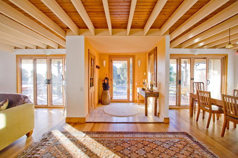 Mountain Seas Lodge - Accommodation NSW 13