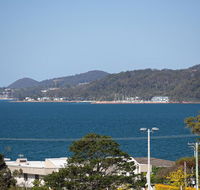 'GrandView' 10 Grandview Close - huge house with water views aircon WIFI Netflix Foxtel  Billiard Table - Accommodation NSW