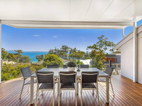'Nunkeri', 5 Kerrie Close - Stunning House With Fabulous Views, Linen, WIFI & Air Conditioning - Accommodation NSW 0