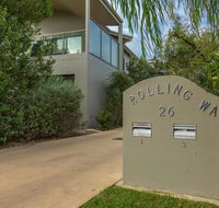 'Rolling Waves 2' on Ocean Drive - Accommodation NSW