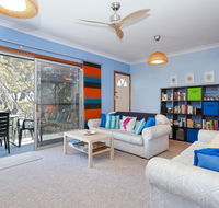 'Rutland' 1/13 Cromarty Road - pet friendly boat parking water views air con - Accommodation NSW