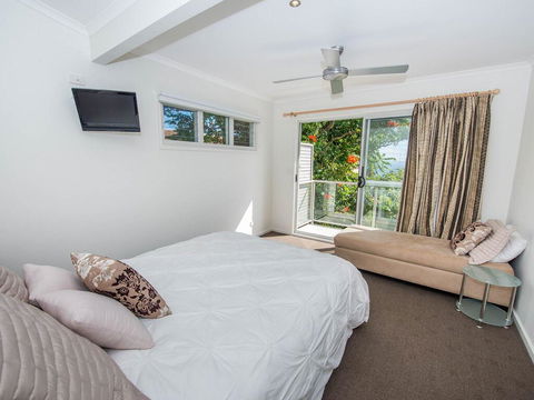 1 'Florida', 5 Lillian Street - 2 Min Walk To Beach, Shops & Restaurants - Accommodation NSW 3