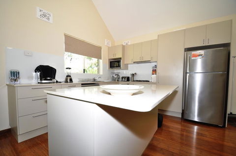 11 Barkala St. Dalmeny - Accommodation NSW 2