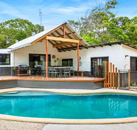 11 Naiad Court - Rainbow Shores Fantastic Family Retreat Swimming Pool 200m to beach Free Wi-Fi - Accommodation NSW