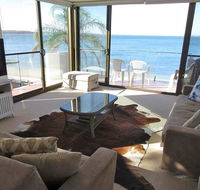13 'Harbourside' 3-7 Soldiers Point Road - fantastic waterfront unit - Accommodation NSW