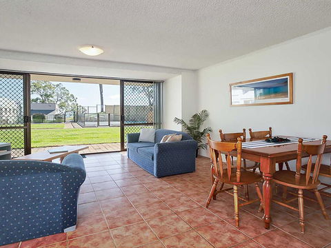 13 'The Poplars' 34 Magnus Street - Ground Floor Unit And Pool In Complex - Accommodation NSW 3