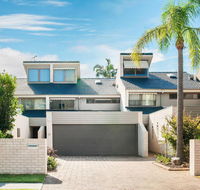 15 'The Moorings' 4 Cromarty Road - stunning with water views  pool - Accommodation NSW
