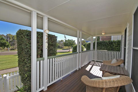 16 Beachway Pde, Marcoola: Linen Incl, WiFi, Pet Friendly, A/Cond. 500 BOND - Accommodation NSW 0