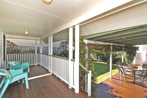 16 Beachway Pde, Marcoola: Linen Incl, WiFi, Pet Friendly, A/Cond. 500 BOND - Accommodation NSW 2