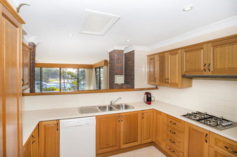 16 Shipton Cres - Secluded Away - Accommodation NSW 1