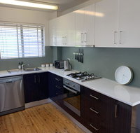 2 Bed Bar Beach Apartment - stroll to beach  cafes supermarket apartment 6