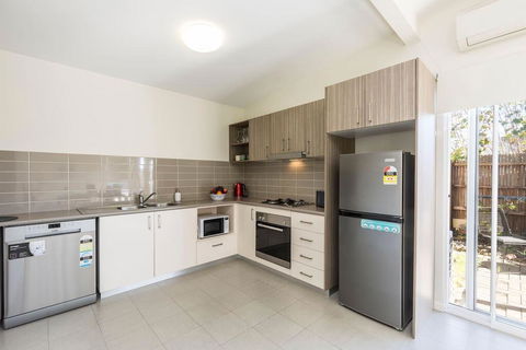 2 Bedroom W/Parking Near Central Cessnock - Accommodation NSW 1