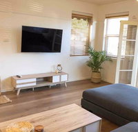 2 Bedroom SHORT walk to CBDBEACH and DARBY ST