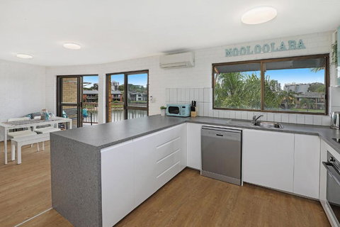 CANAL7-ON THE MOOLOOLABA CANAL! - Accommodation NSW 1