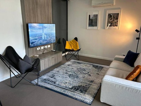 CBD Apartment - Best Amenities! - Accommodation NSW 3