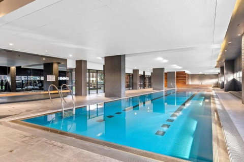 Charming 2BR Apt Near Victoria Market City Views - Accommodation NSW 2