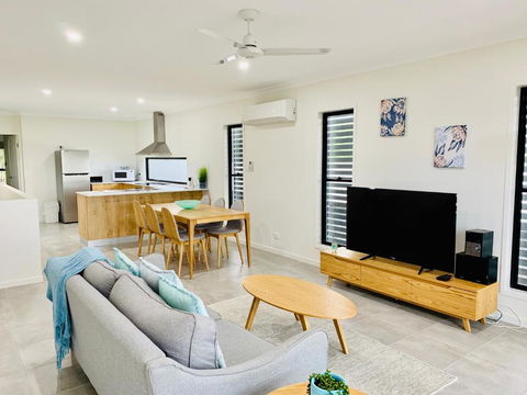 DAYDREAMING Airlie Beach, Water Views & Only 200m To Boardwalk. - Accommodation NSW 0